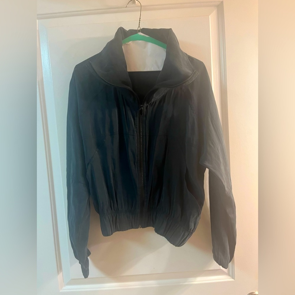 EUC: ONZIE Lightweight Athletic Bomber Jacket, Size S/M, Black